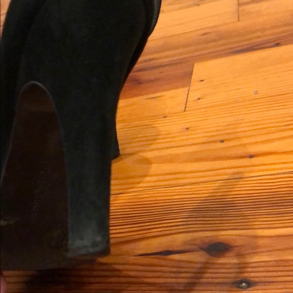 BCBG Women’s black suede heels - size 7.5 - Picture 5 of 8